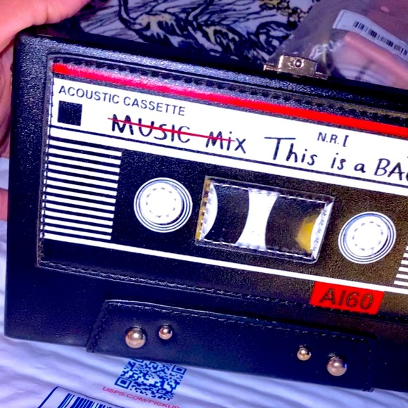 Structured Chain Crossbody Bag ~ Brand New (Medium) - Picture 11 of 13